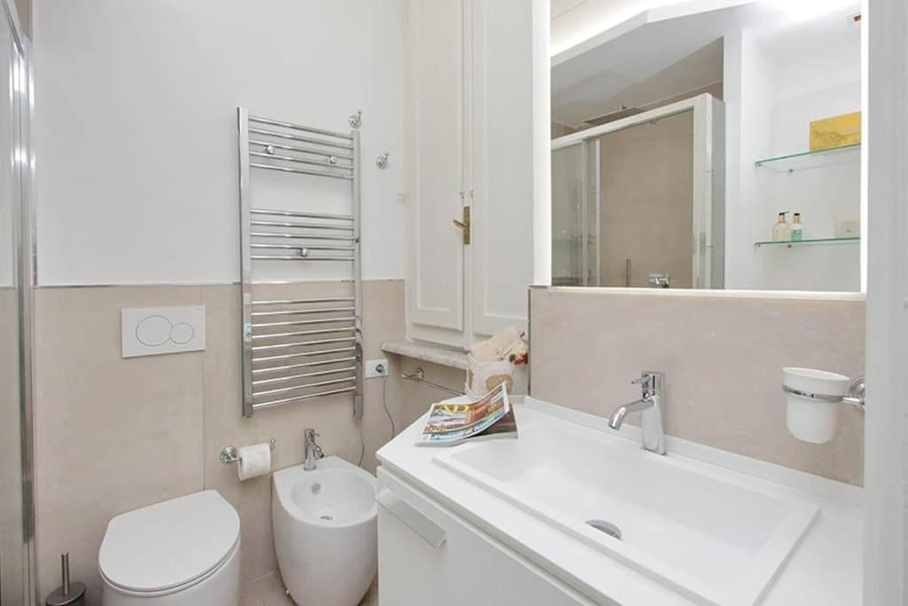 Elegant Apartment In The Heart Of Rome-Navona Area Exterior photo