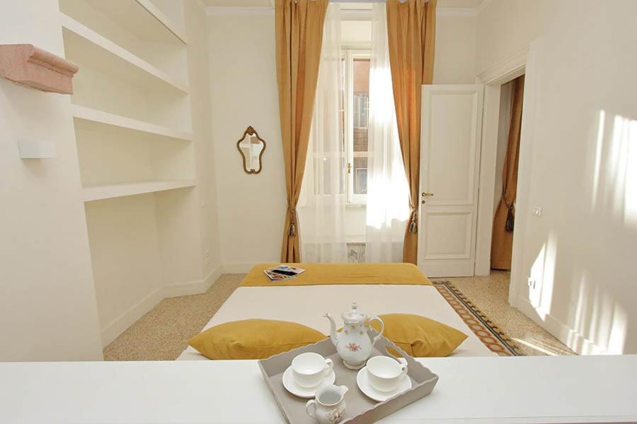 Elegant Apartment In The Heart Of Rome-Navona Area Exterior photo