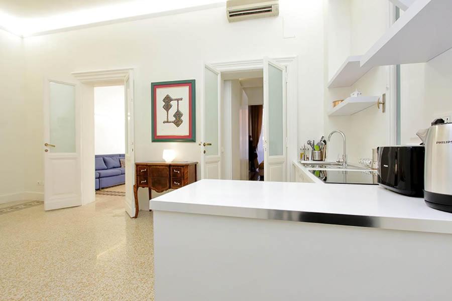 Elegant Apartment In The Heart Of Rome-Navona Area Exterior photo