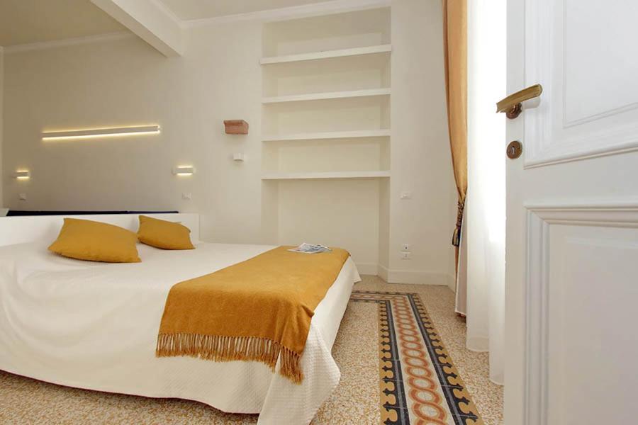 Elegant Apartment In The Heart Of Rome-Navona Area Exterior photo
